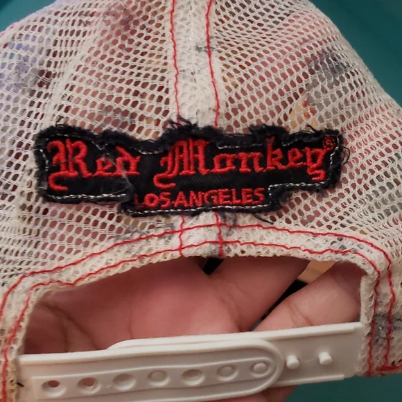 Red Monkey cap - Picture 2 of 4